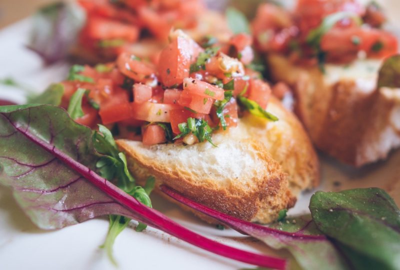 sliced-tomatoes-on-bread-2532006 sliced-tomatoes-on-bread-2532006